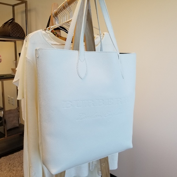 Burberry Remington Embossed Tote Chalk White - Picture 5 of 7